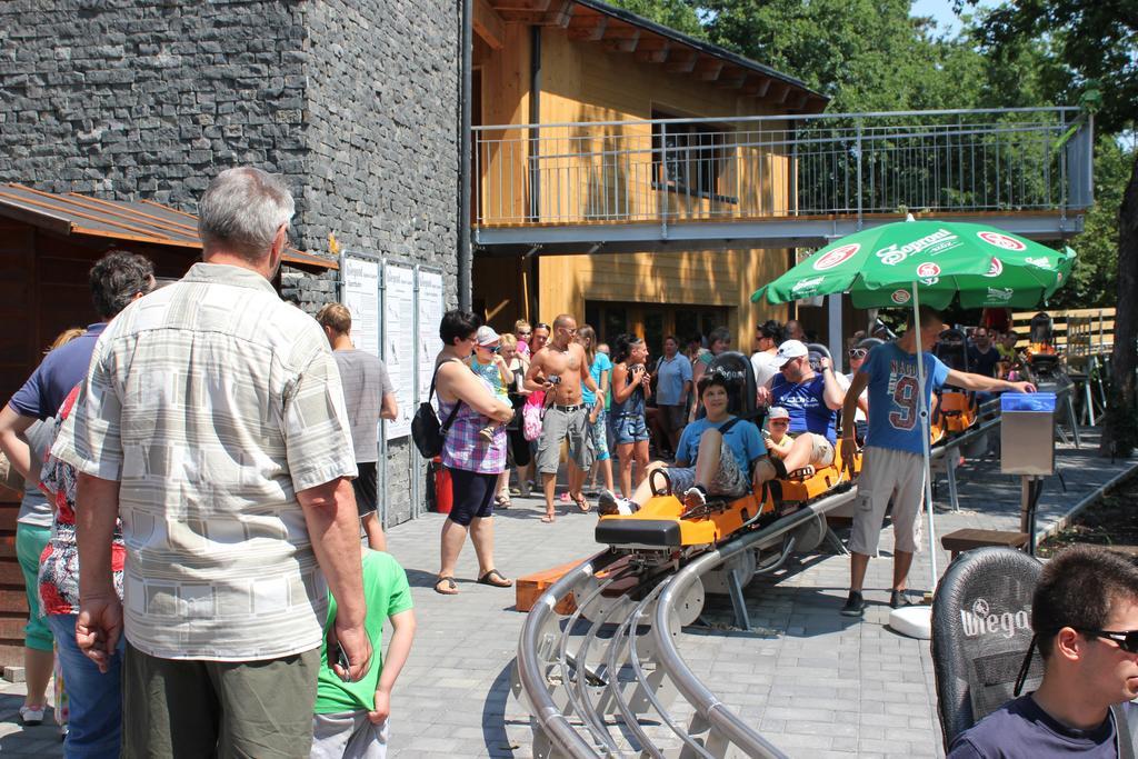 Kis Teniszhaz Ordacsehi Exteriör bild